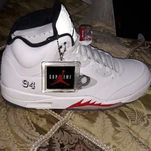 NIB RETRO 5 JORDAN SUPREMES